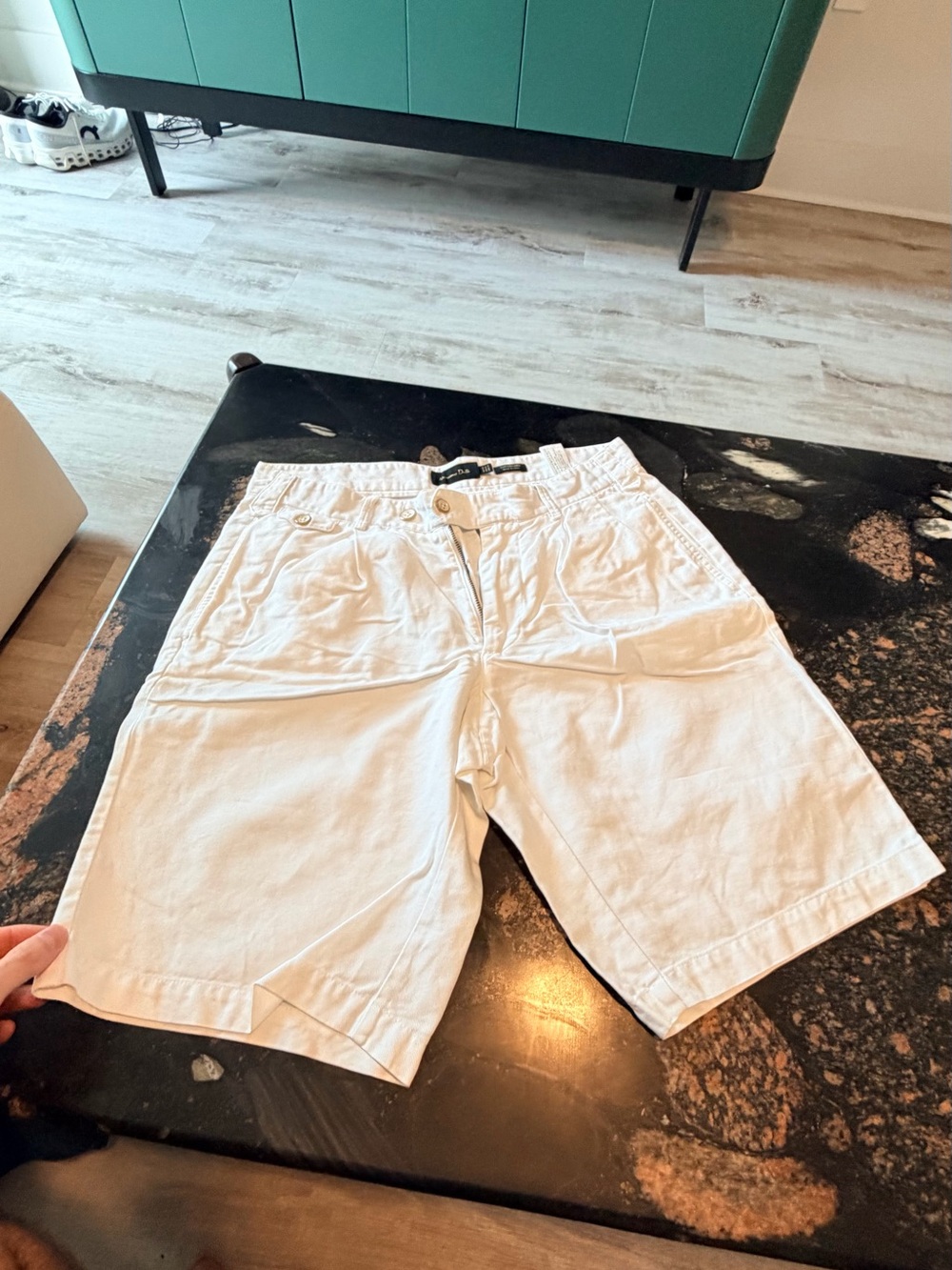 Massimo Dutti White Flat-Front Casual Shorts